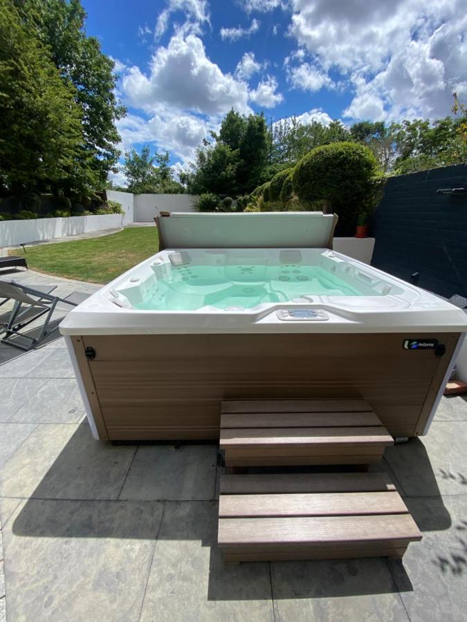 Вилла Dream House London With Gym, Cinema And Housekeeper Илинг Экстерьер фото