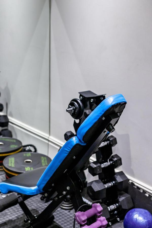 Вилла Dream House London With Gym, Cinema And Housekeeper Илинг Экстерьер фото