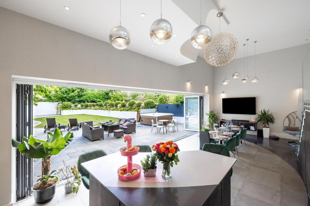Вилла Dream House London With Gym, Cinema And Housekeeper Илинг Экстерьер фото