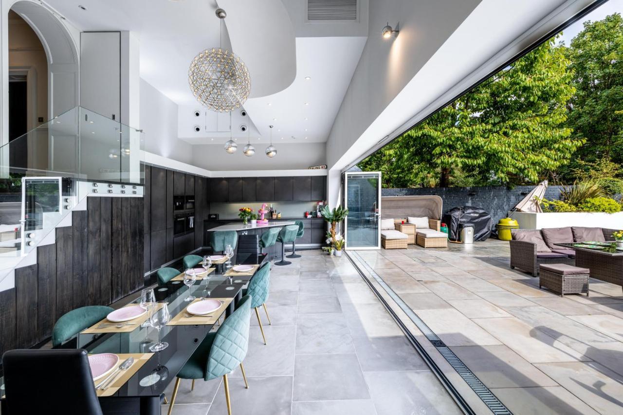 Вилла Dream House London With Gym, Cinema And Housekeeper Илинг Экстерьер фото